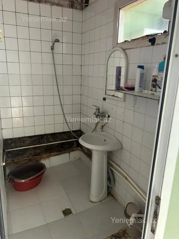 Satılır 3 otaqlı köhnə tikili 75 m²