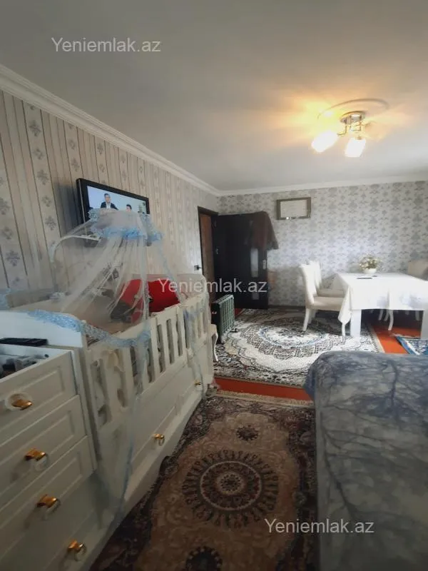 Satılır 1 otaqlı köhnə tikili 30 m²