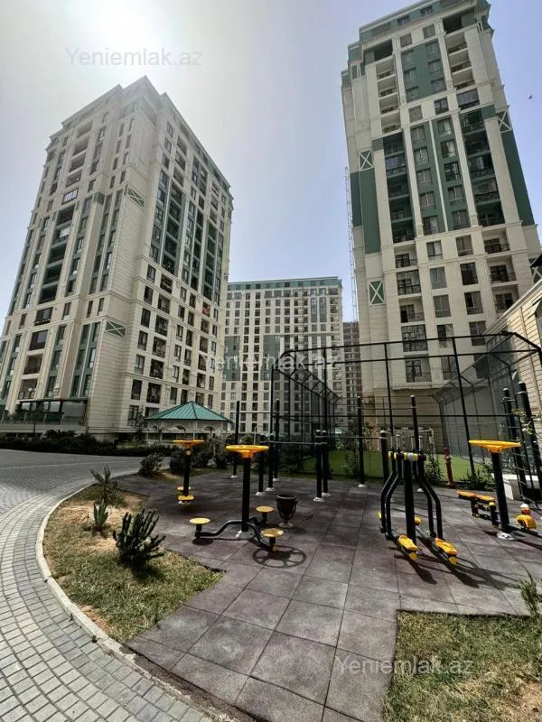 Satılır 3 otaqlı yeni tikili 140 m²