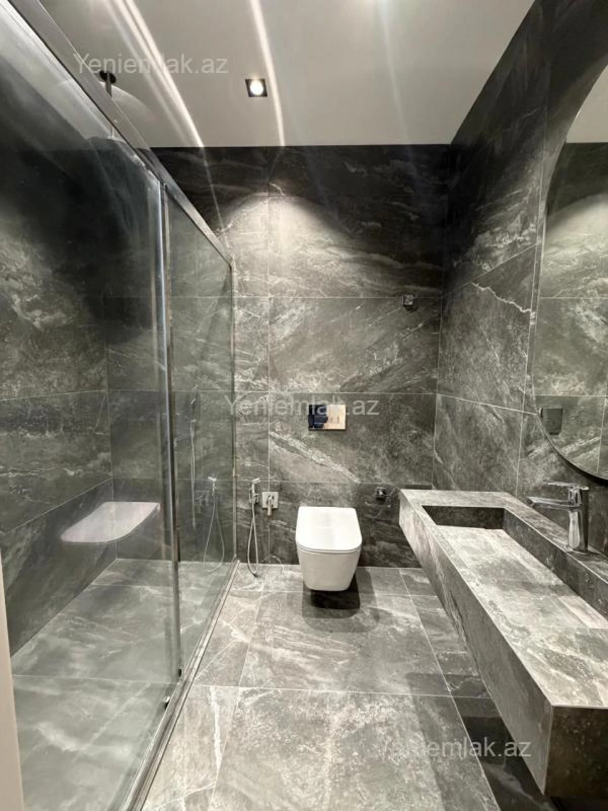 Satılır 3 otaqlı yeni tikili 140 m²