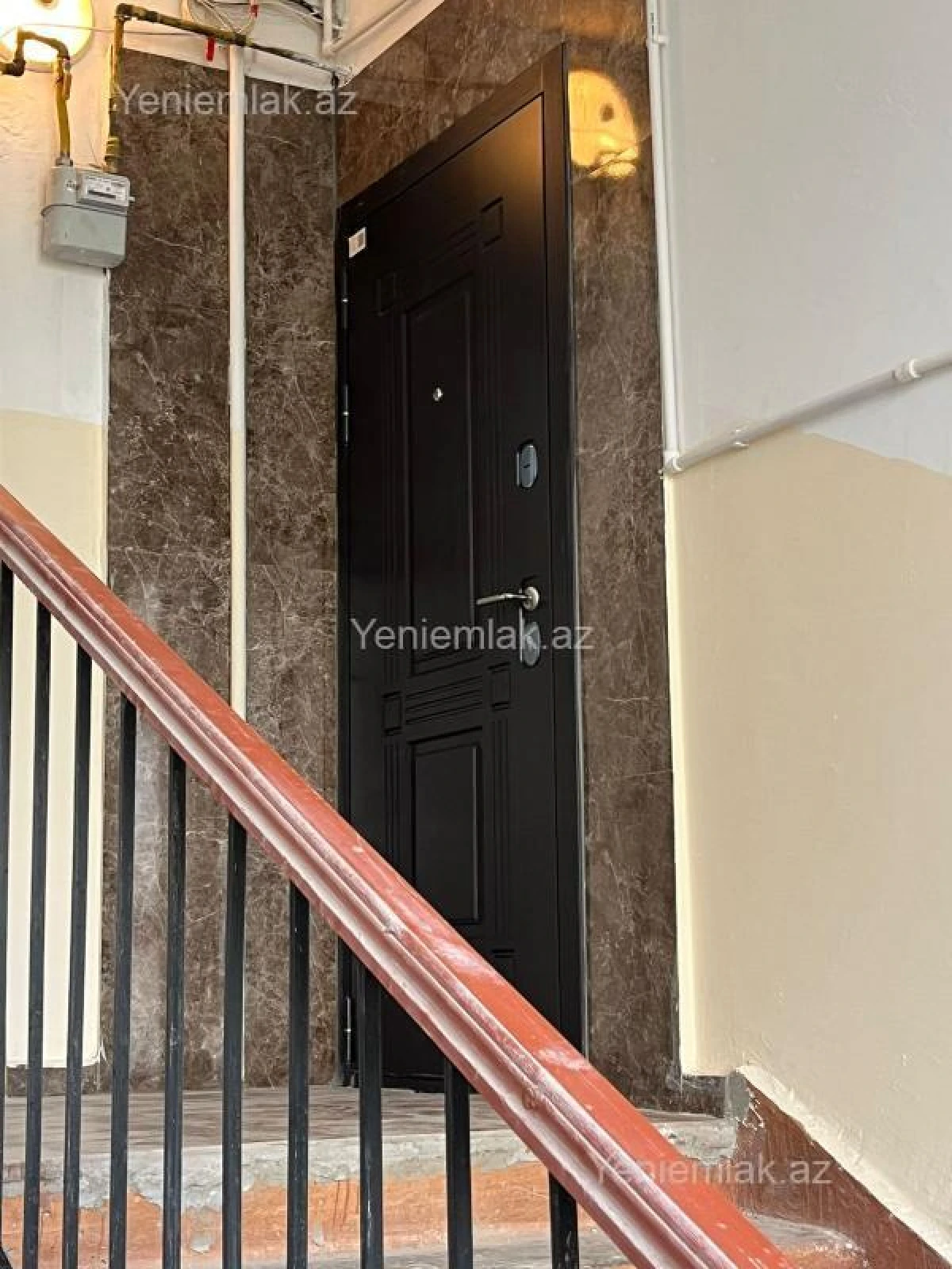 Satılır 3 otaqlı köhnə tikili 85 m²