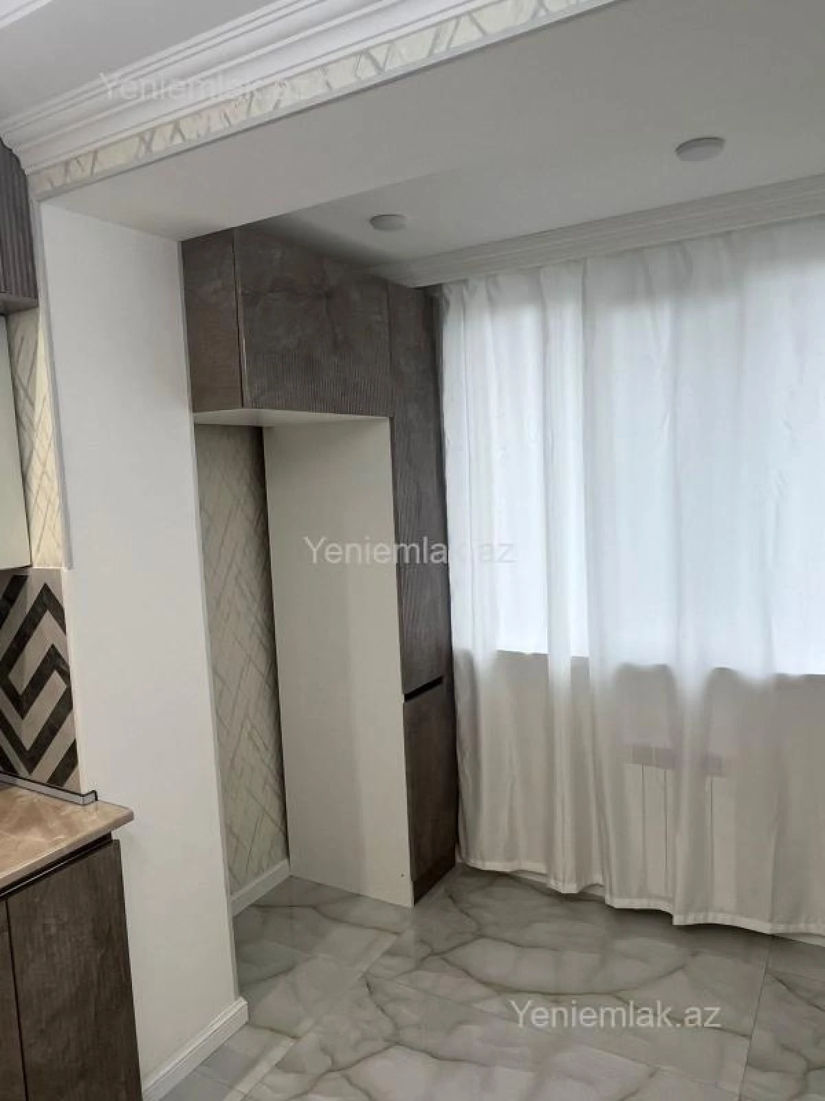 Satılır 3 otaqlı köhnə tikili 85 m²