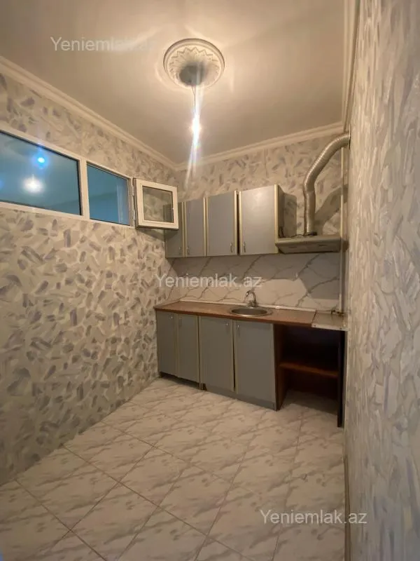 Satılır 2 otaqlı köhnə tikili 50 m²