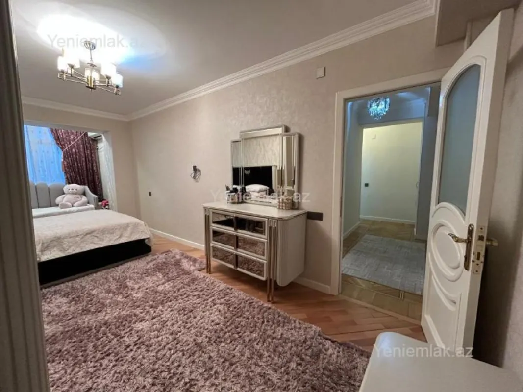 Satılır 2 otaqlı köhnə tikili 70 m²