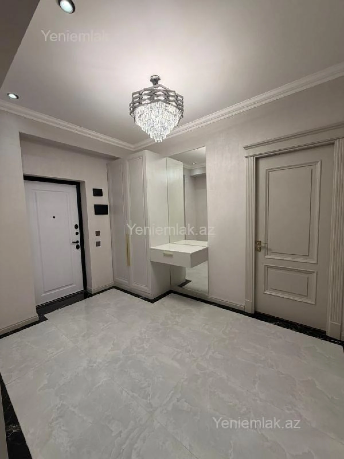 Satılır 3 otaqlı yeni tikili 138 m²