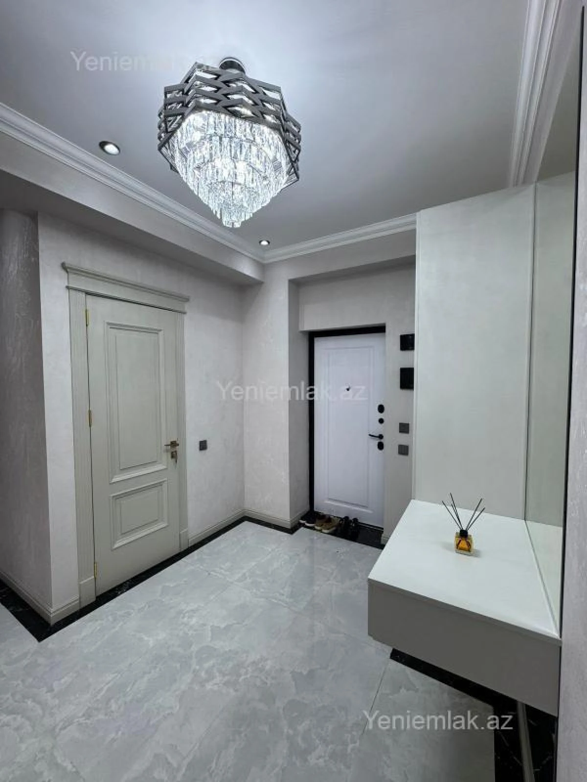 Satılır 3 otaqlı yeni tikili 138 m²