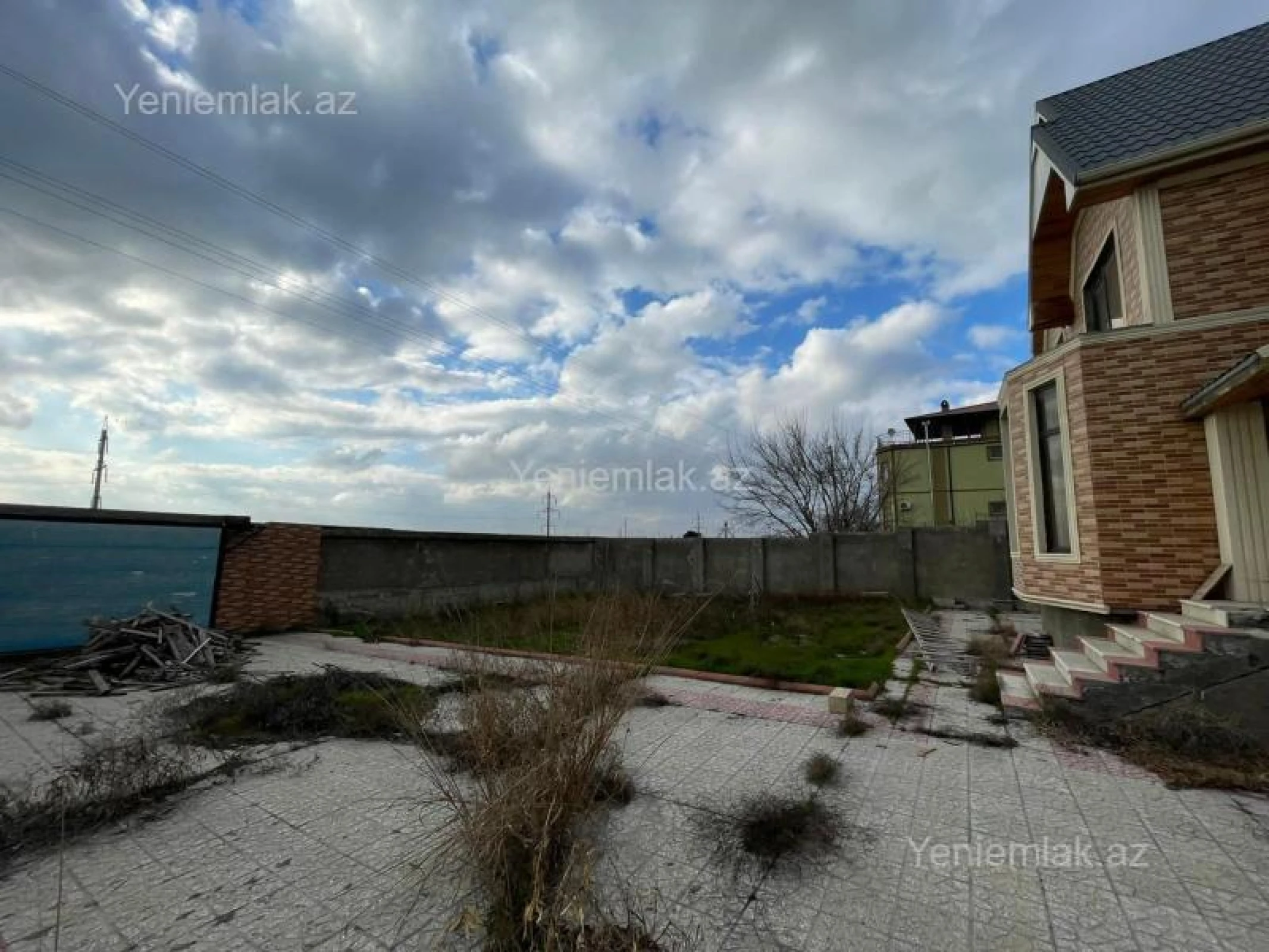 Satılır 6 otaqlı həyət evi 200 m²