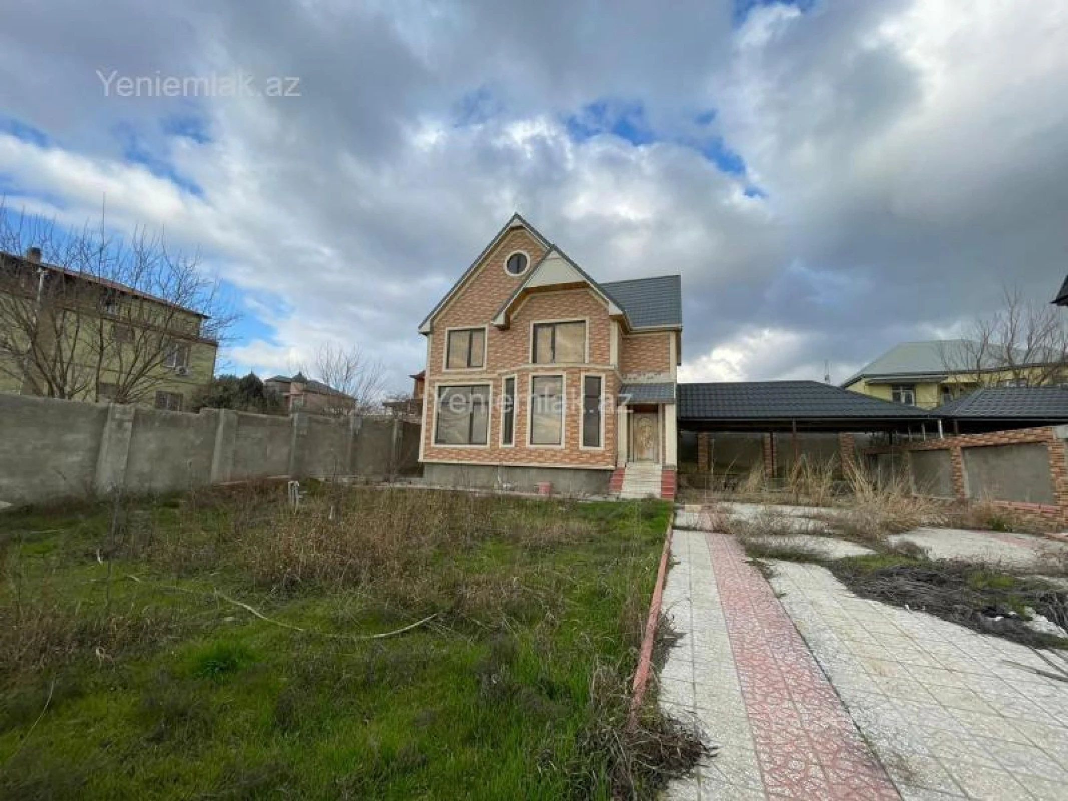 Satılır 6 otaqlı həyət evi 200 m²