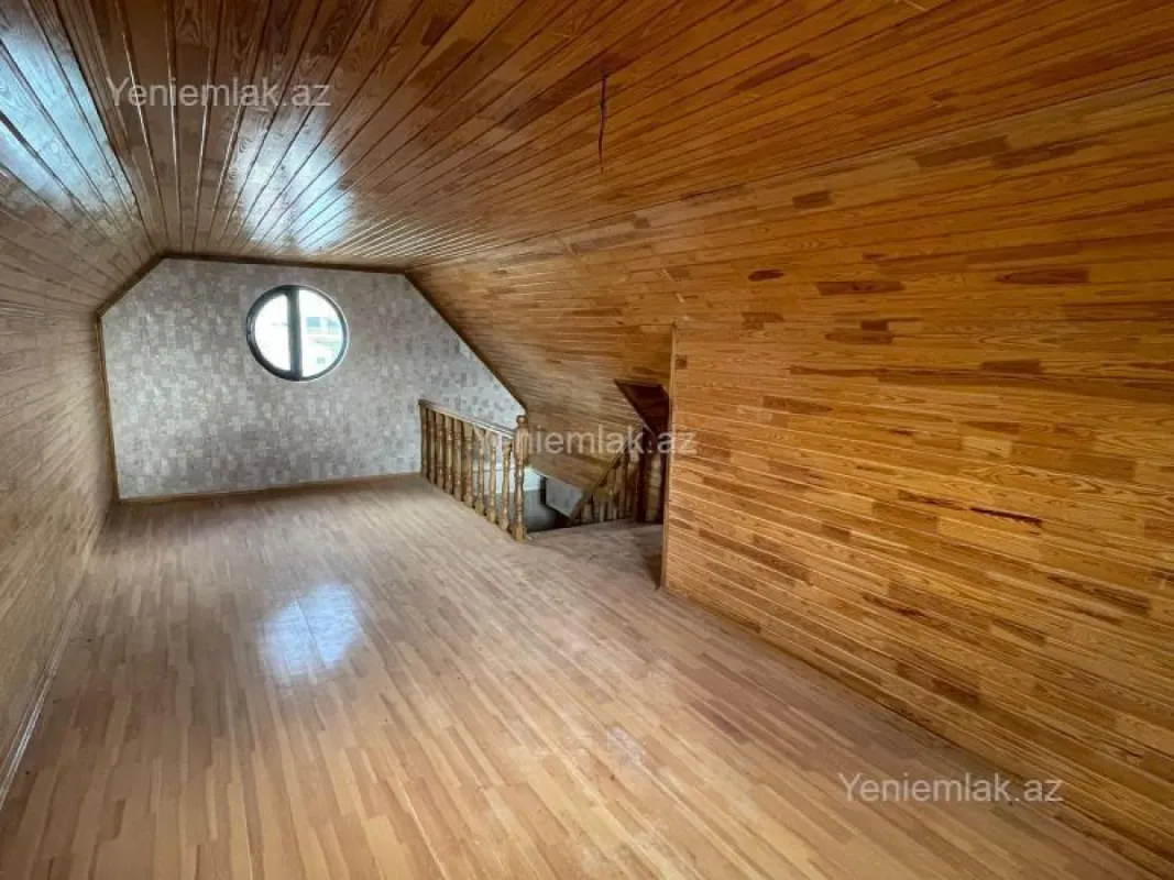 Satılır 6 otaqlı həyət evi 200 m²