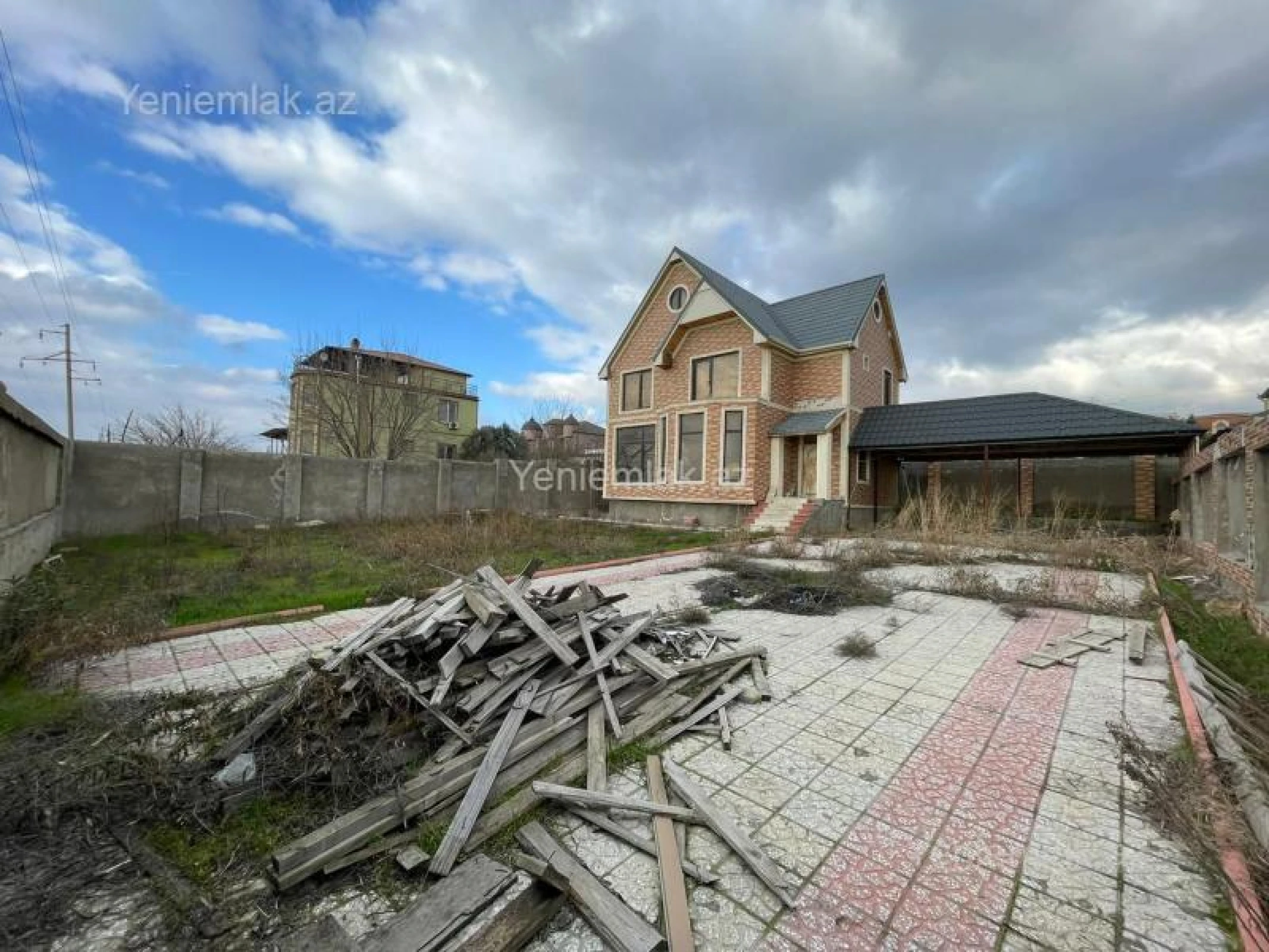 Satılır 6 otaqlı həyət evi 200 m²