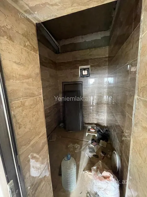 Satılır 6 otaqlı həyət evi 200 m²