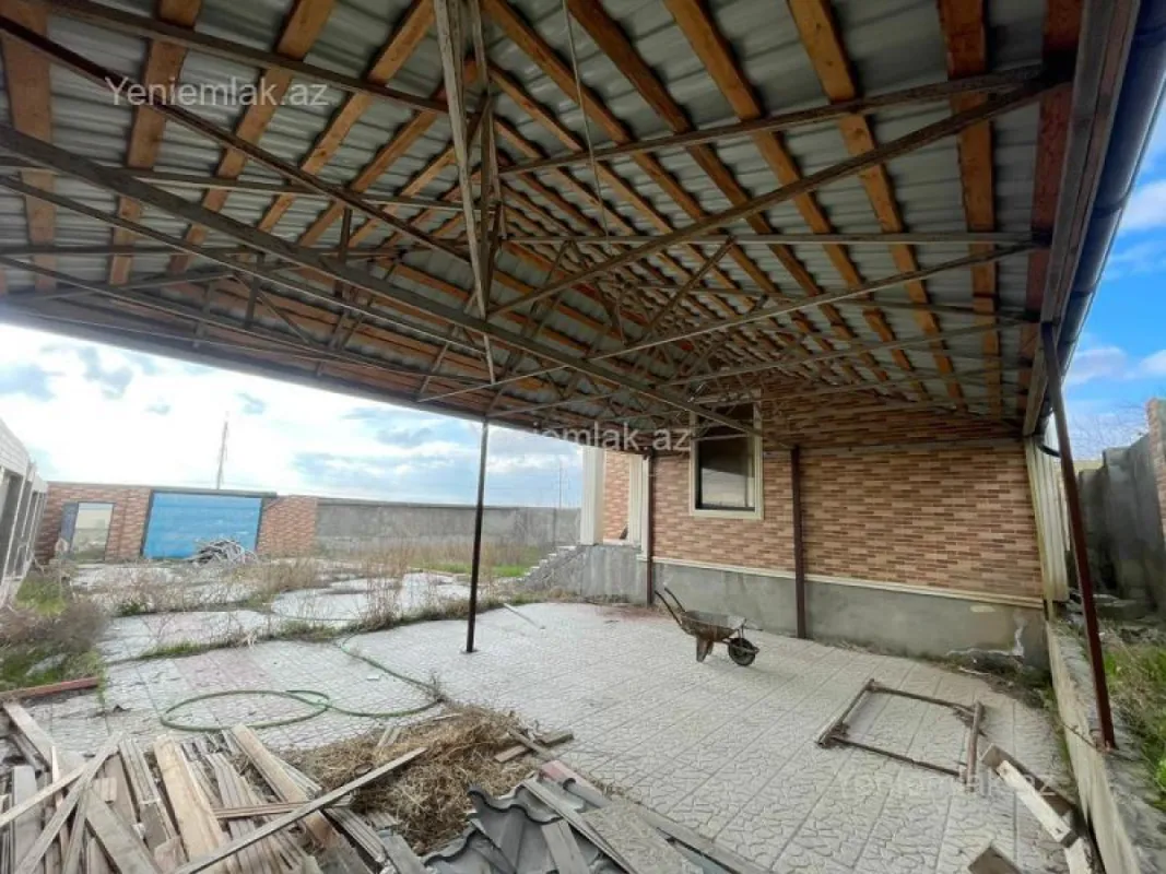 Satılır 6 otaqlı həyət evi 200 m²