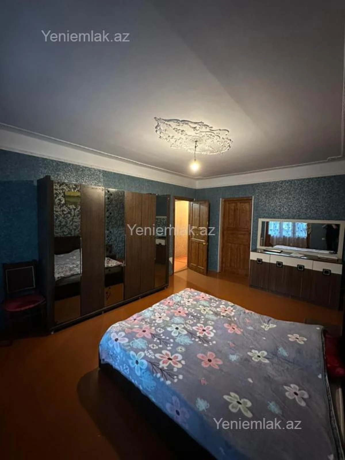 Satılır 3 otaqlı köhnə tikili 100 m²