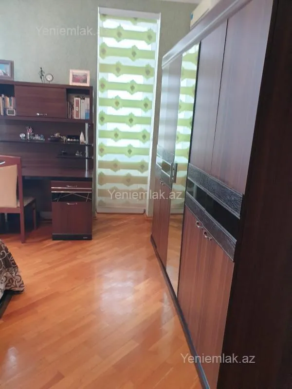 Satılır 3 otaqlı yeni tikili 135 m²