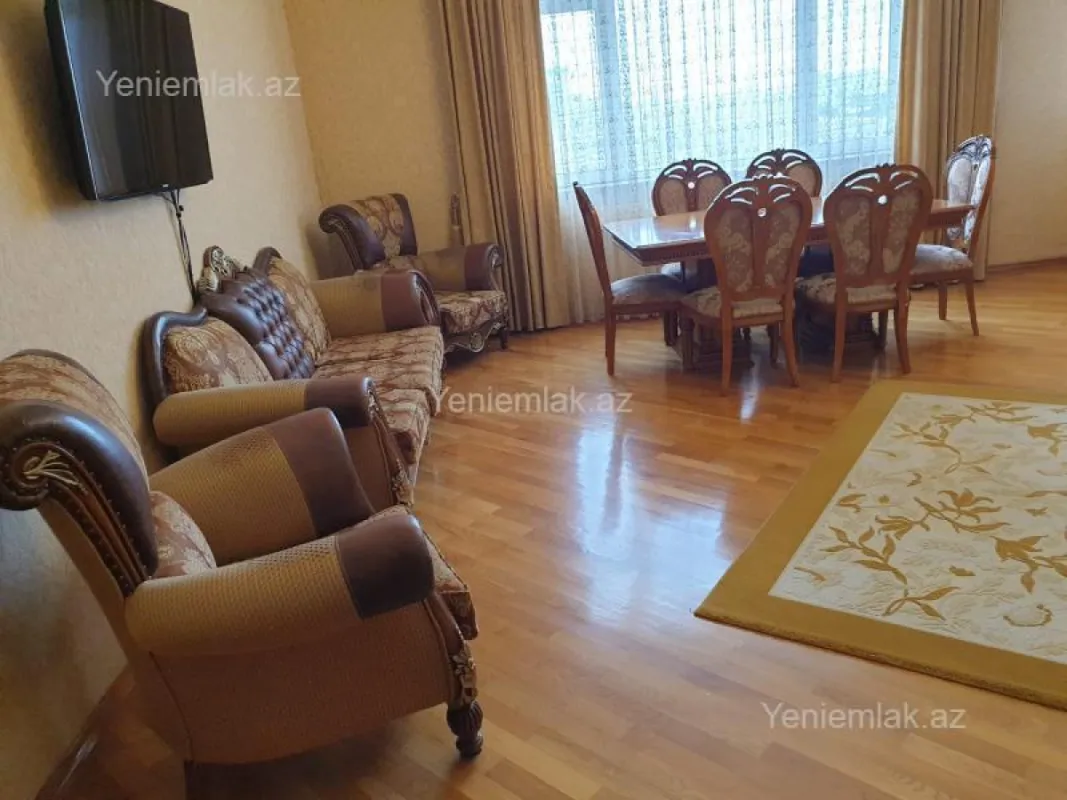 Satılır 3 otaqlı yeni tikili 135 m²