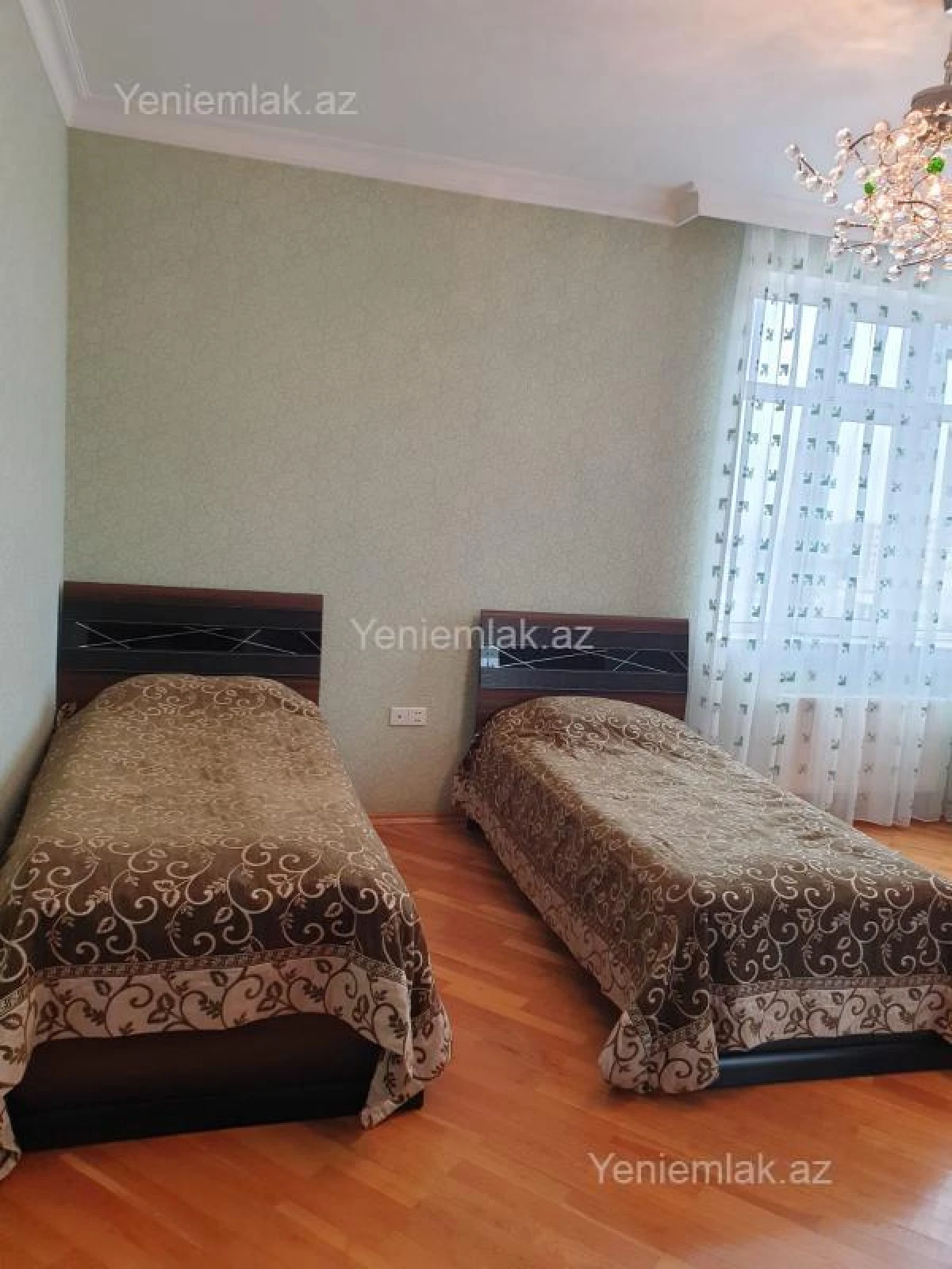 Satılır 3 otaqlı yeni tikili 135 m²