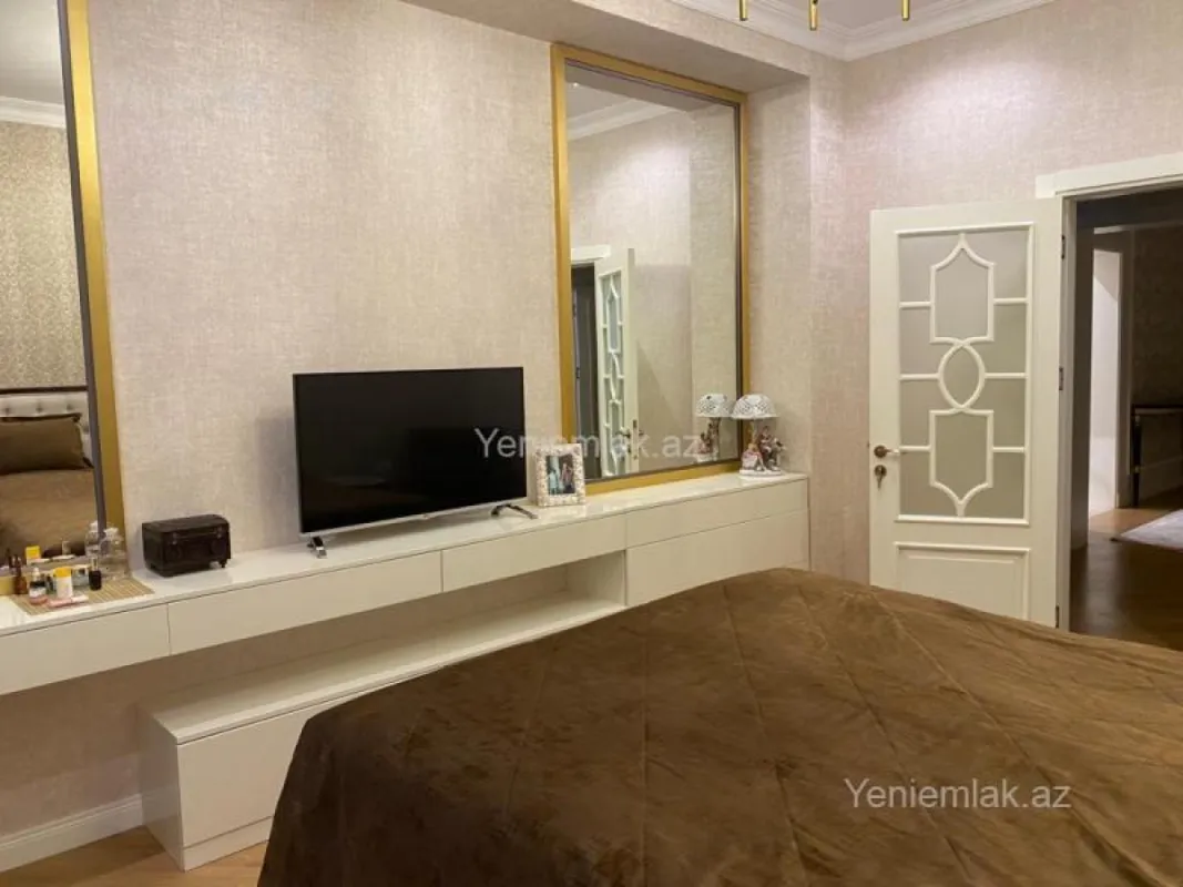Satılır 4 otaqlı yeni tikili 265 m²