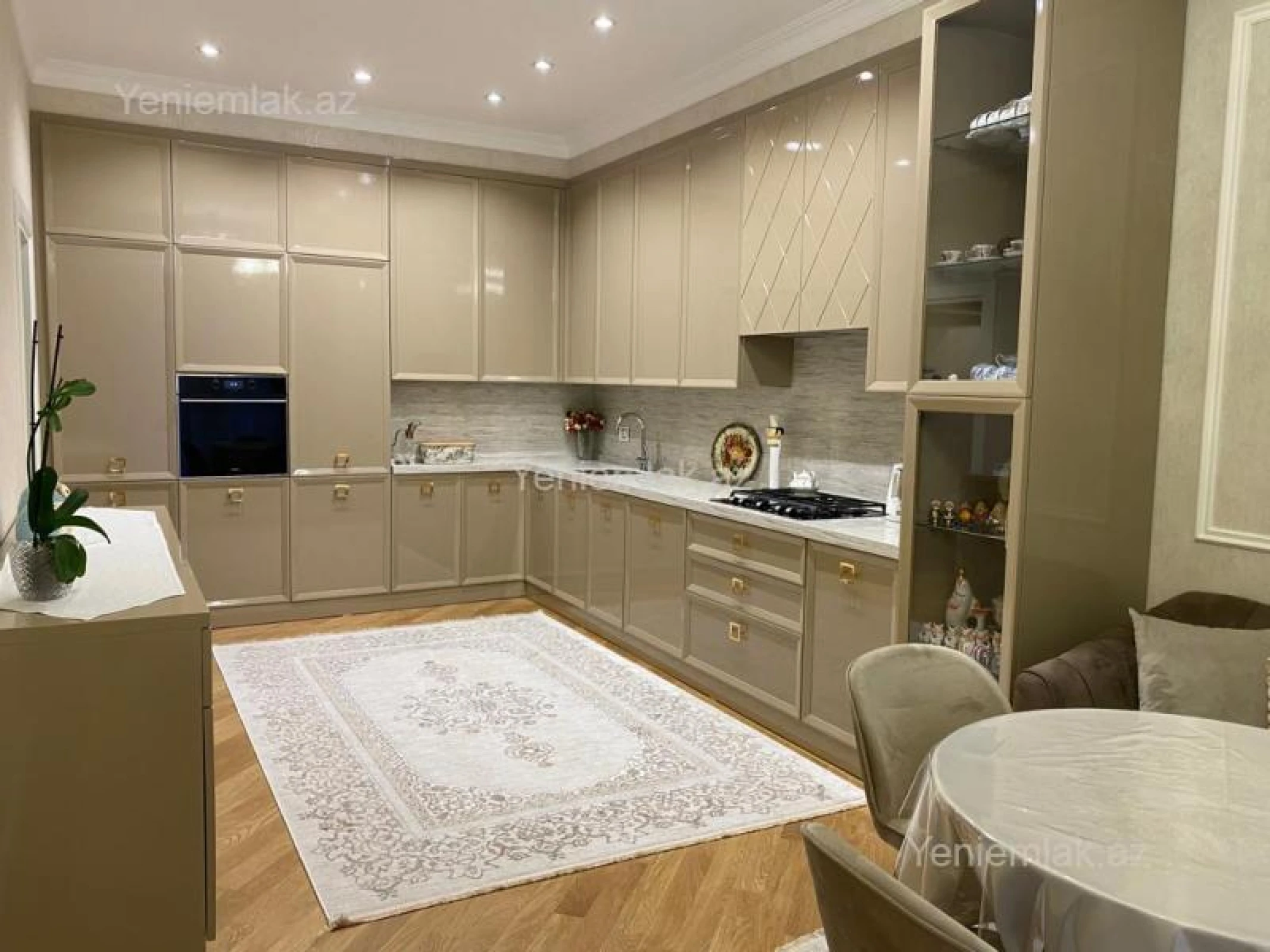 Satılır 4 otaqlı yeni tikili 265 m²