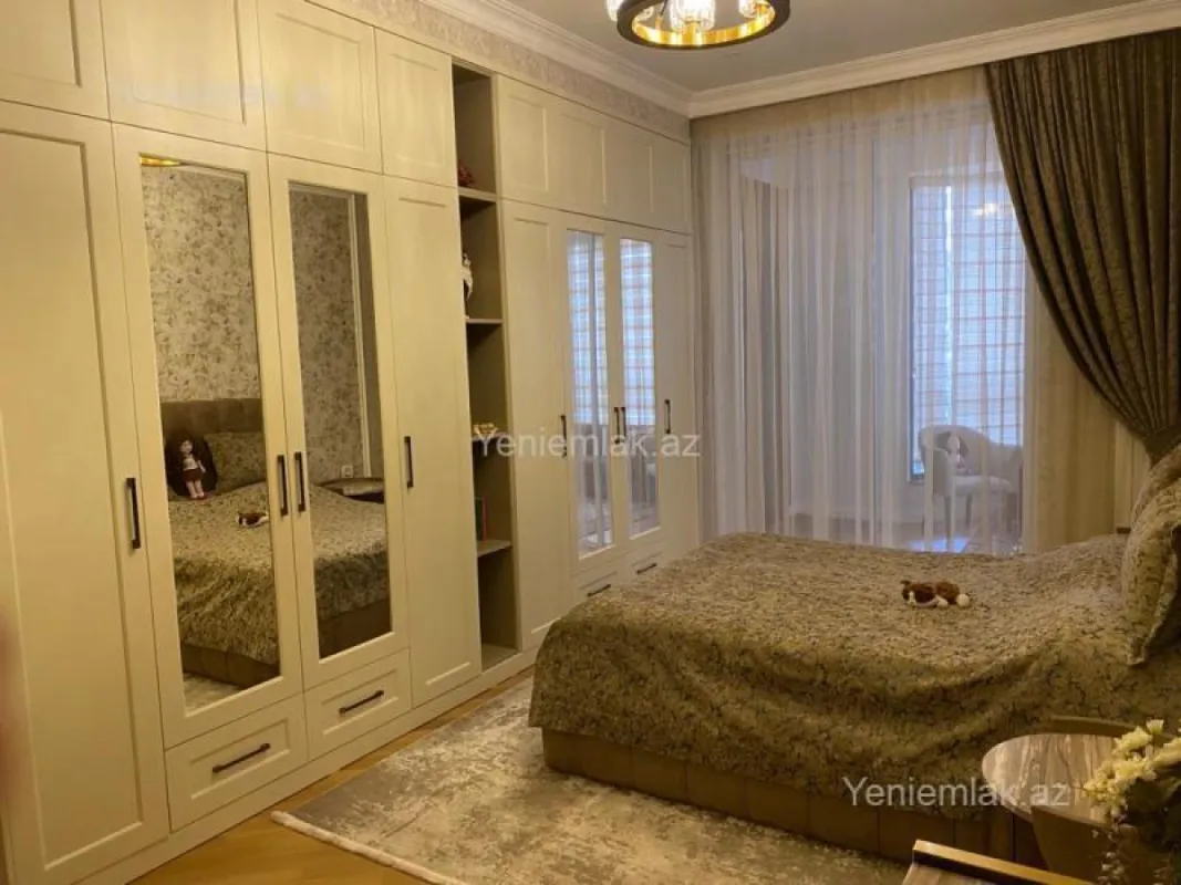 Satılır 4 otaqlı yeni tikili 265 m²