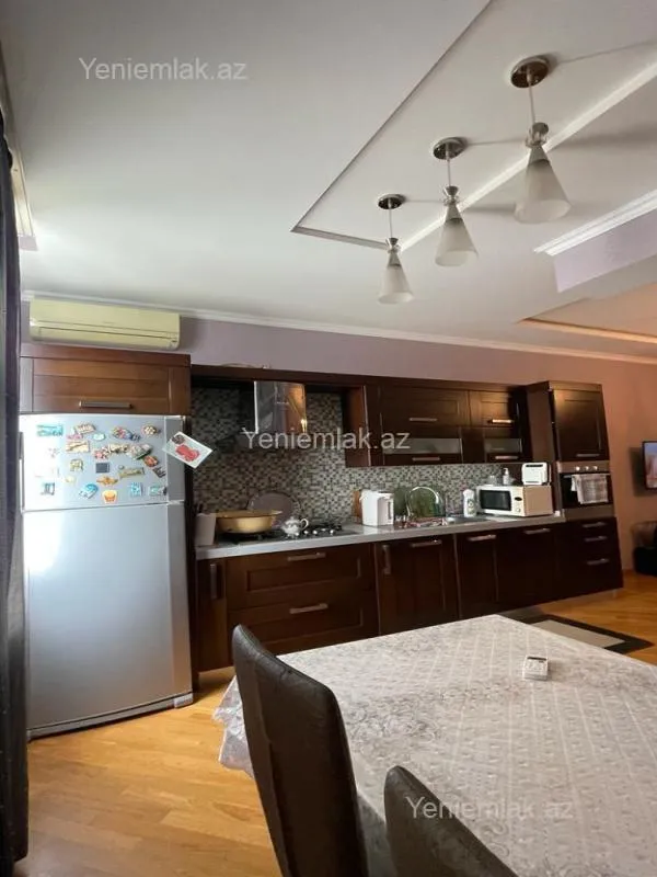 Satılır 2 otaqlı köhnə tikili 60 m²