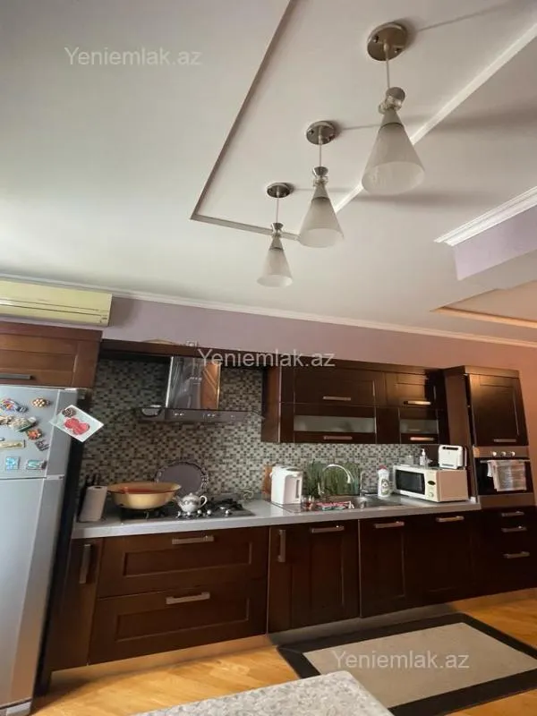 Satılır 2 otaqlı köhnə tikili 60 m²