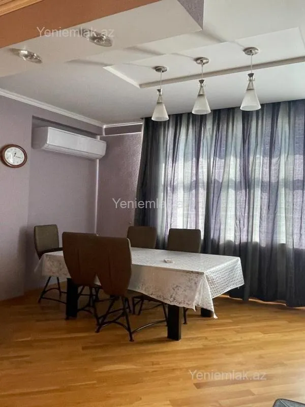 Satılır 2 otaqlı köhnə tikili 60 m²