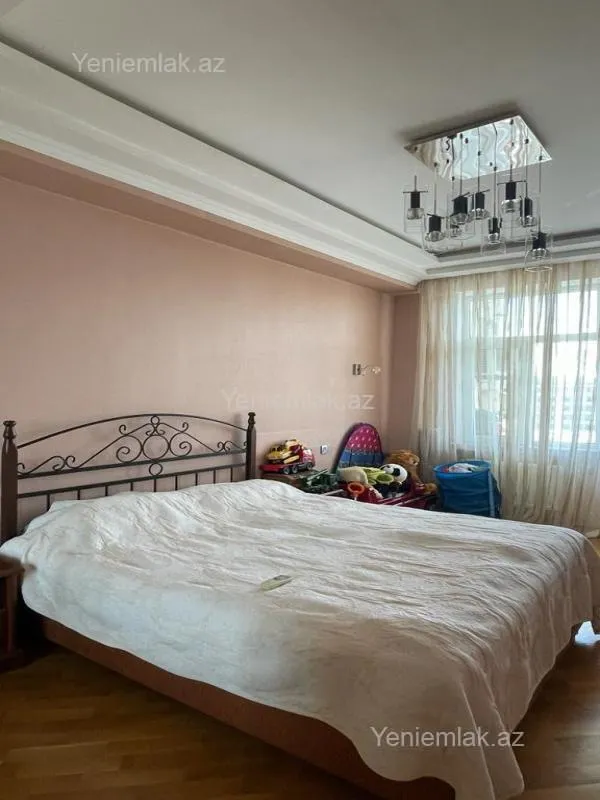 Satılır 2 otaqlı köhnə tikili 60 m²