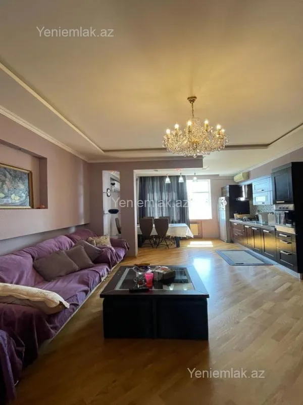 Satılır 2 otaqlı köhnə tikili 60 m²