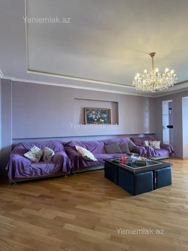 Satılır 2 otaqlı köhnə tikili 60 m²