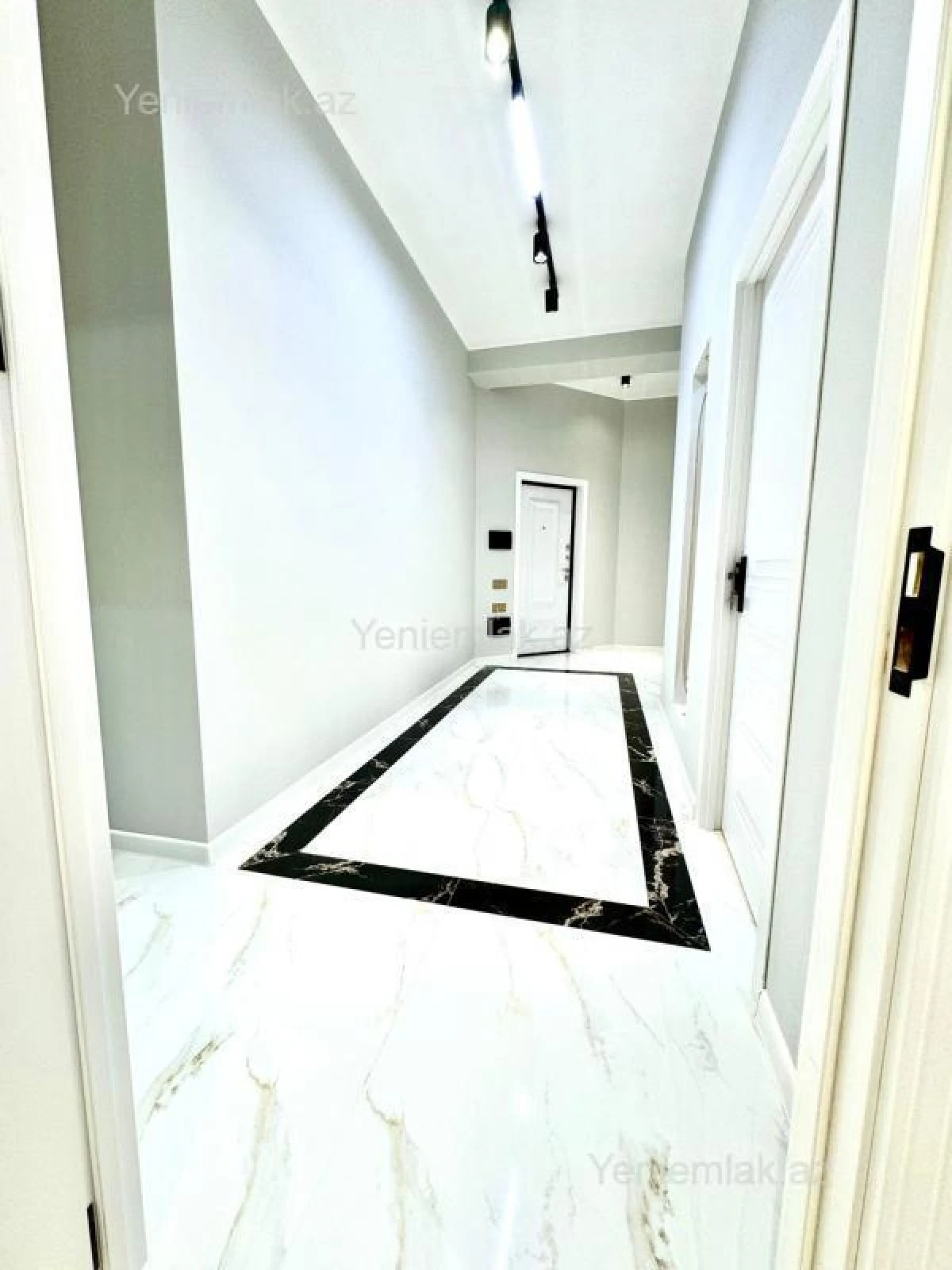 Satılır 3 otaqlı yeni tikili 74 m²