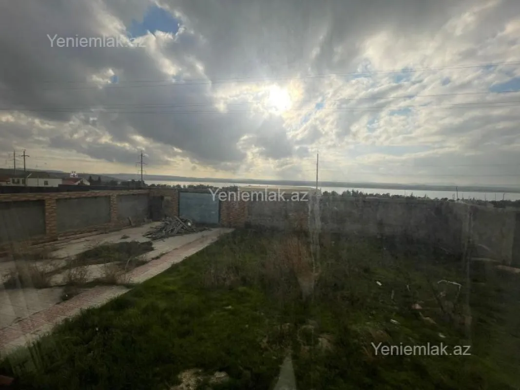 Satılır 4 otaqlı həyət evi 100 m²