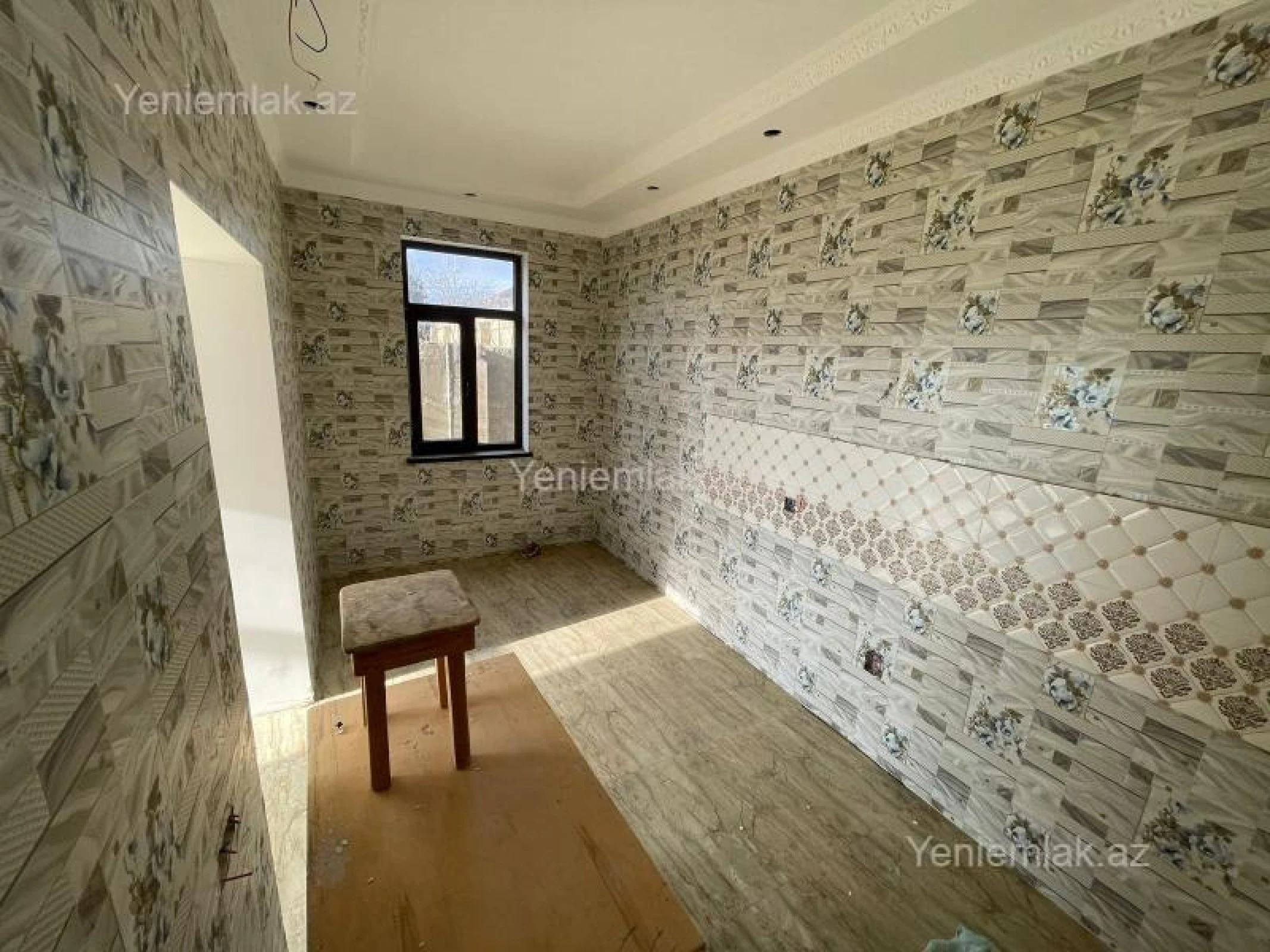 Satılır 4 otaqlı həyət evi 100 m²