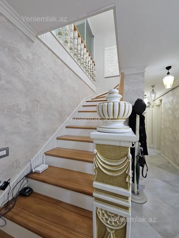 Satılır 6 otaqlı yeni tikili 215 m²