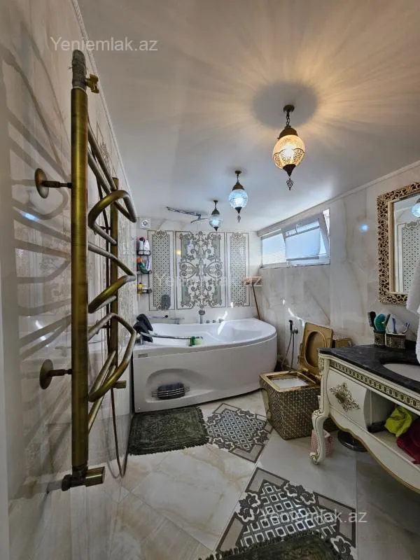 Satılır 6 otaqlı yeni tikili 215 m²