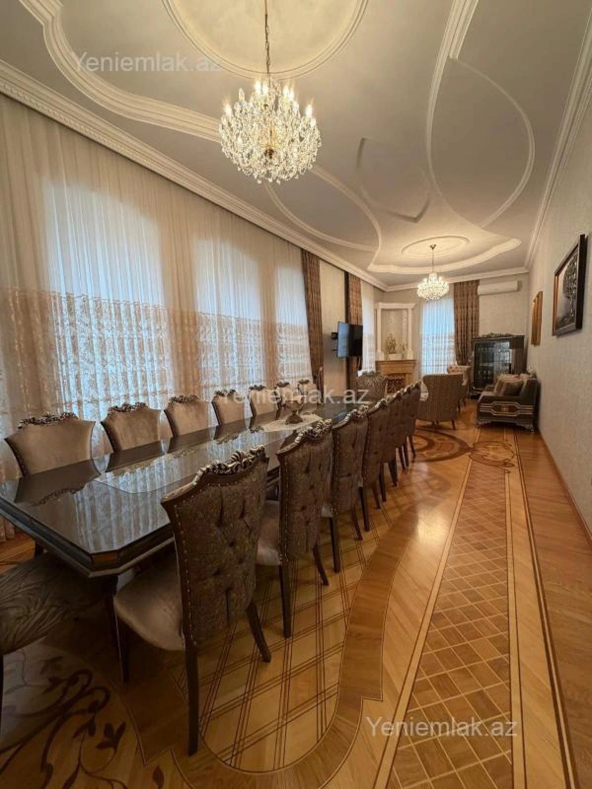 Satılır 7 otaqlı köhnə tikili 450 m²