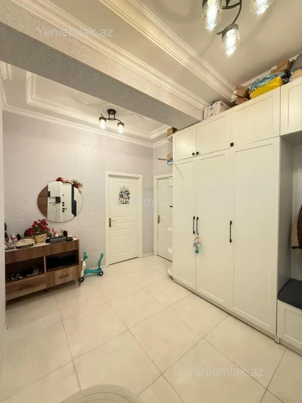 Satılır 2 otaqlı yeni tikili 76 m²