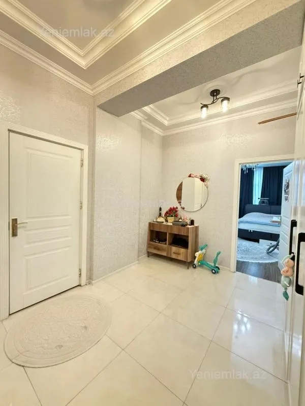 Satılır 2 otaqlı yeni tikili 76 m²