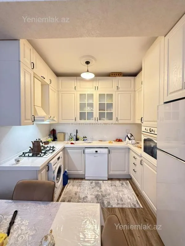 Satılır 2 otaqlı yeni tikili 76 m²