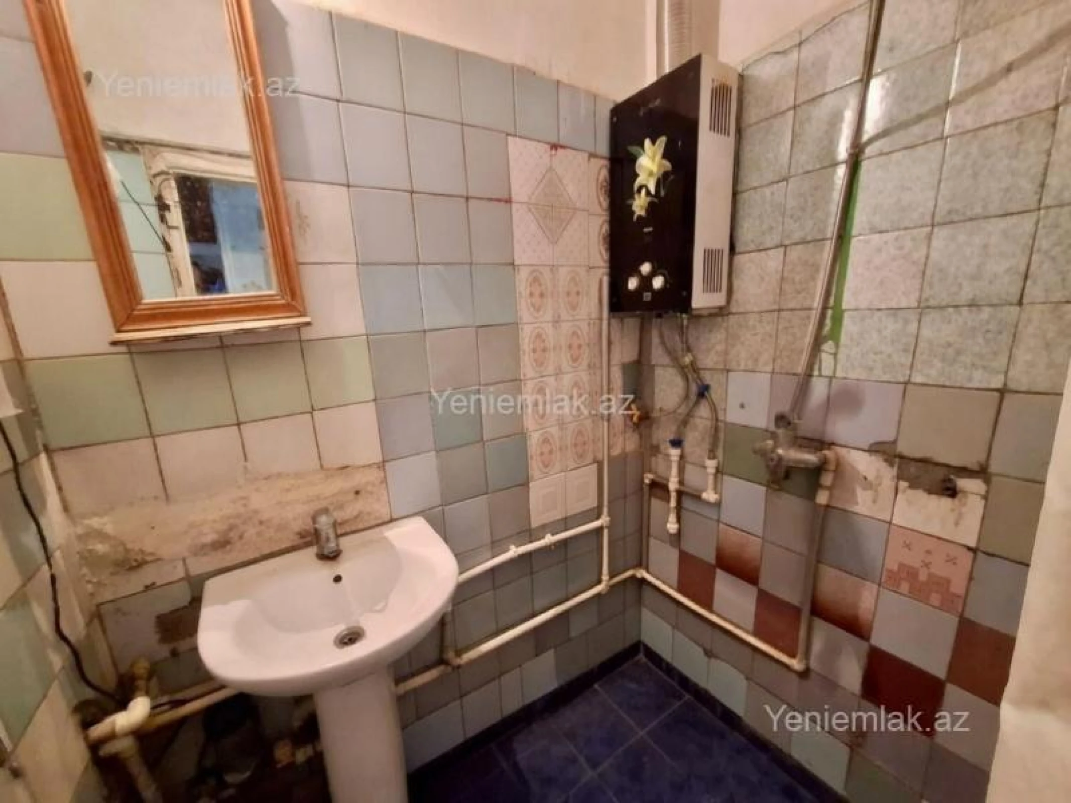 Satılır 2 otaqlı köhnə tikili 53 m²