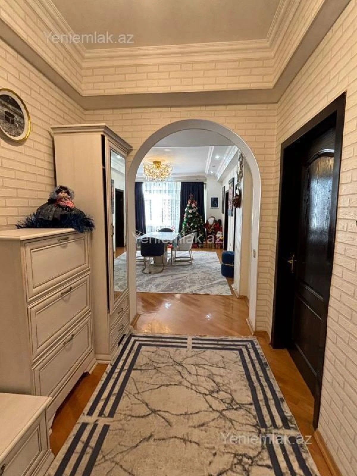 Satılır 3 otaqlı yeni tikili 135 m²