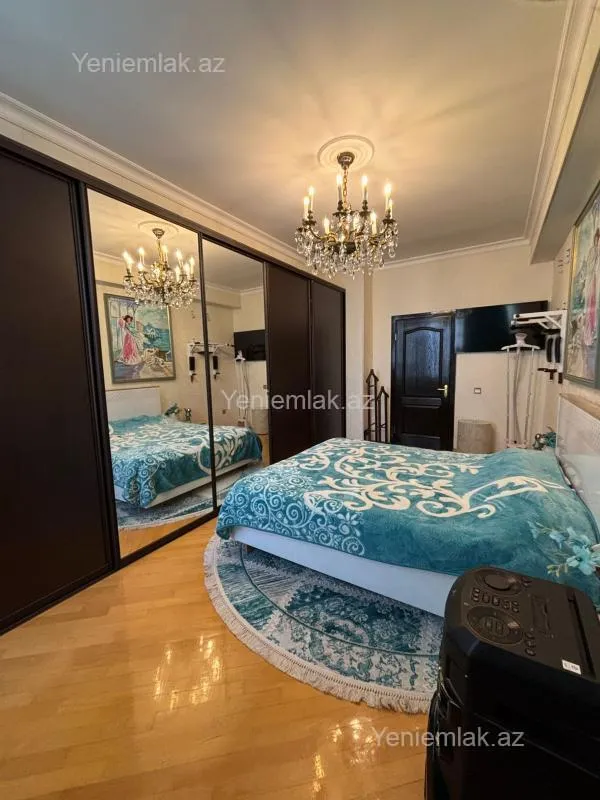 Satılır 3 otaqlı yeni tikili 135 m²