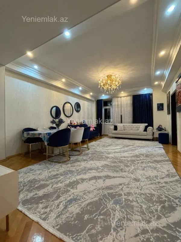 Satılır 3 otaqlı yeni tikili 135 m²