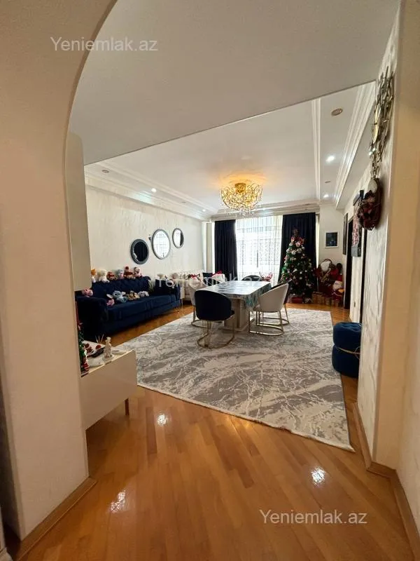 Satılır 3 otaqlı yeni tikili 135 m²