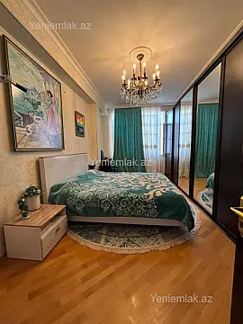 Satılır 3 otaqlı yeni tikili 135 m²