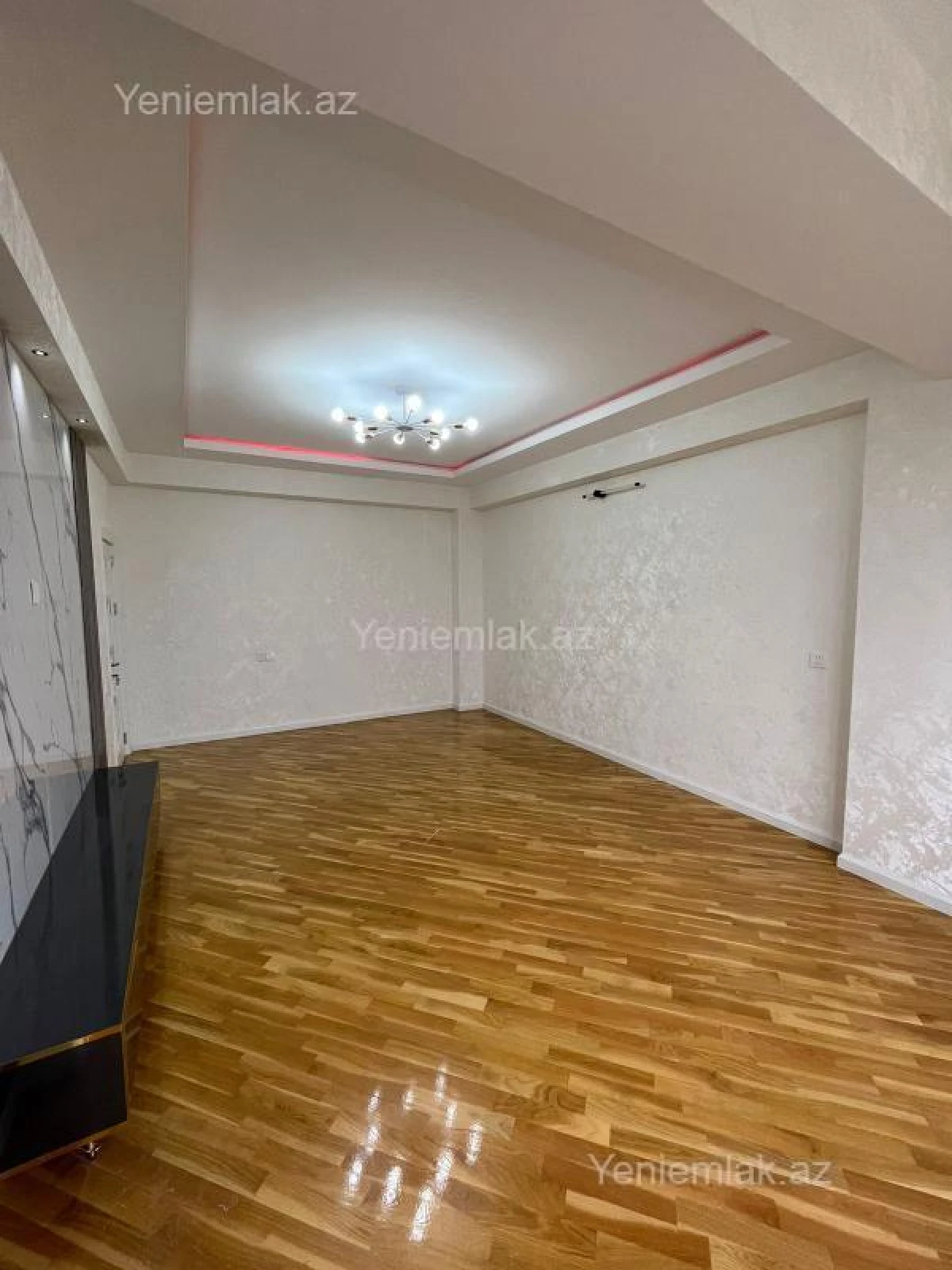 Satılır 3 otaqlı yeni tikili 105 m²