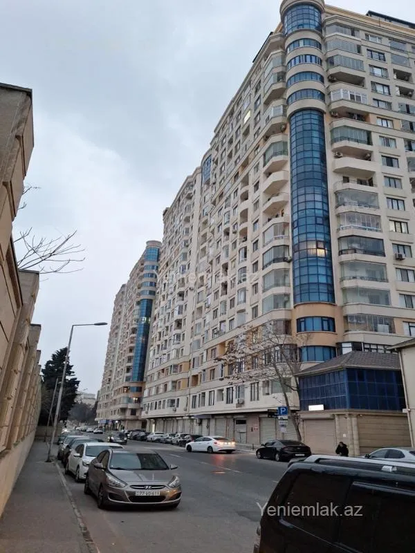 Satılır 3 otaqlı yeni tikili 105 m²