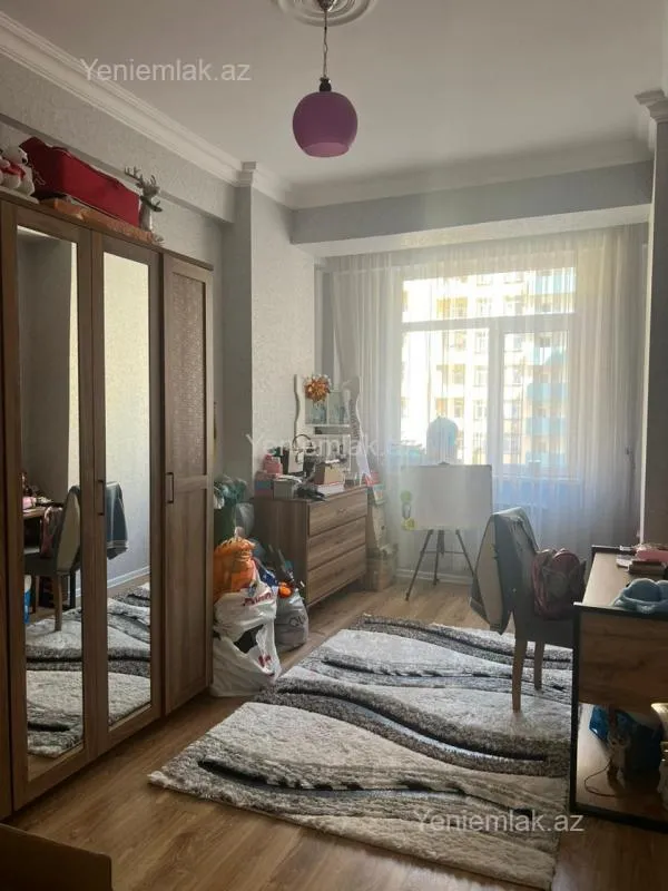 Satılır 4 otaqlı yeni tikili 160 m²