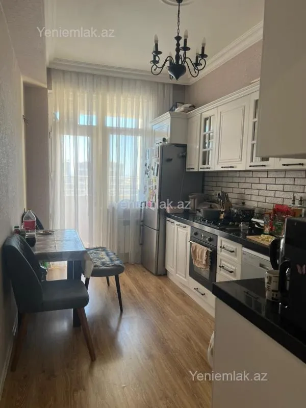 Satılır 4 otaqlı yeni tikili 160 m²