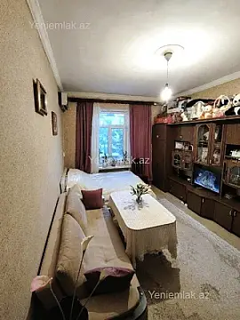 Satılır 1 otaqlı köhnə tikili 40 m²
