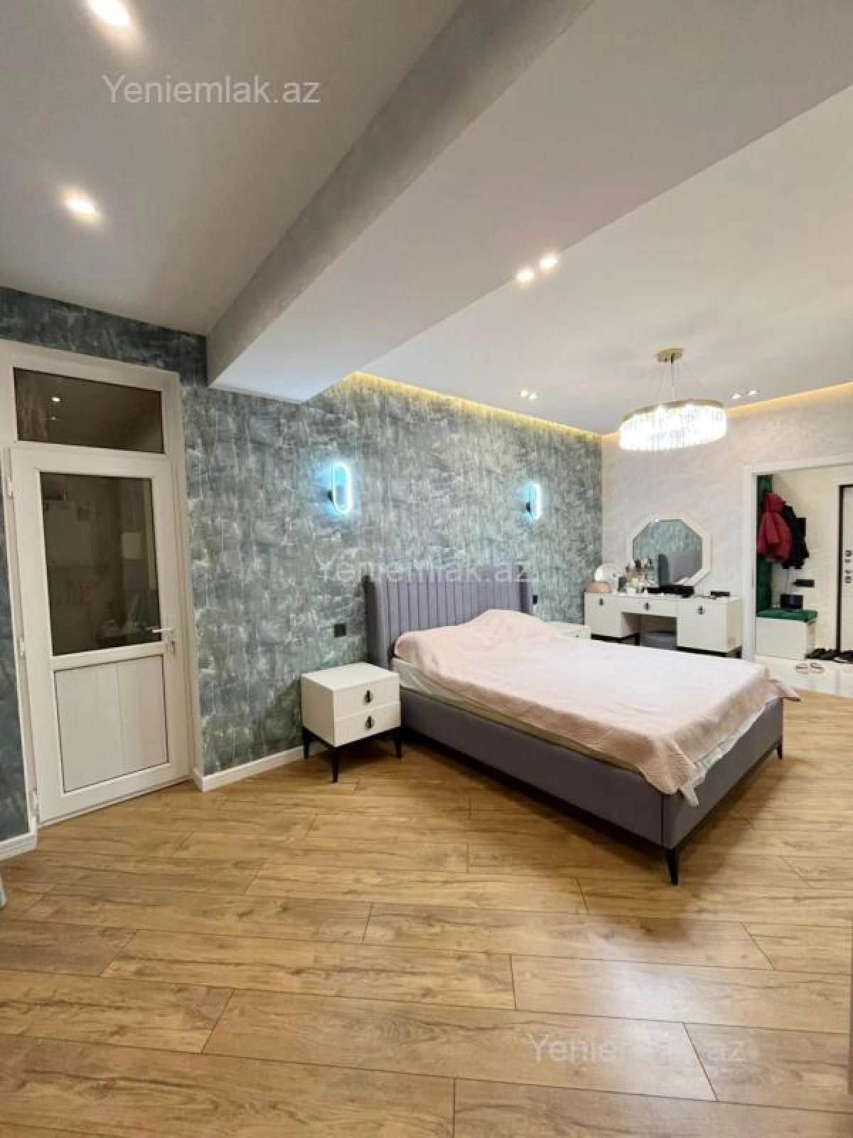 Satılır 3 otaqlı yeni tikili 81 m²